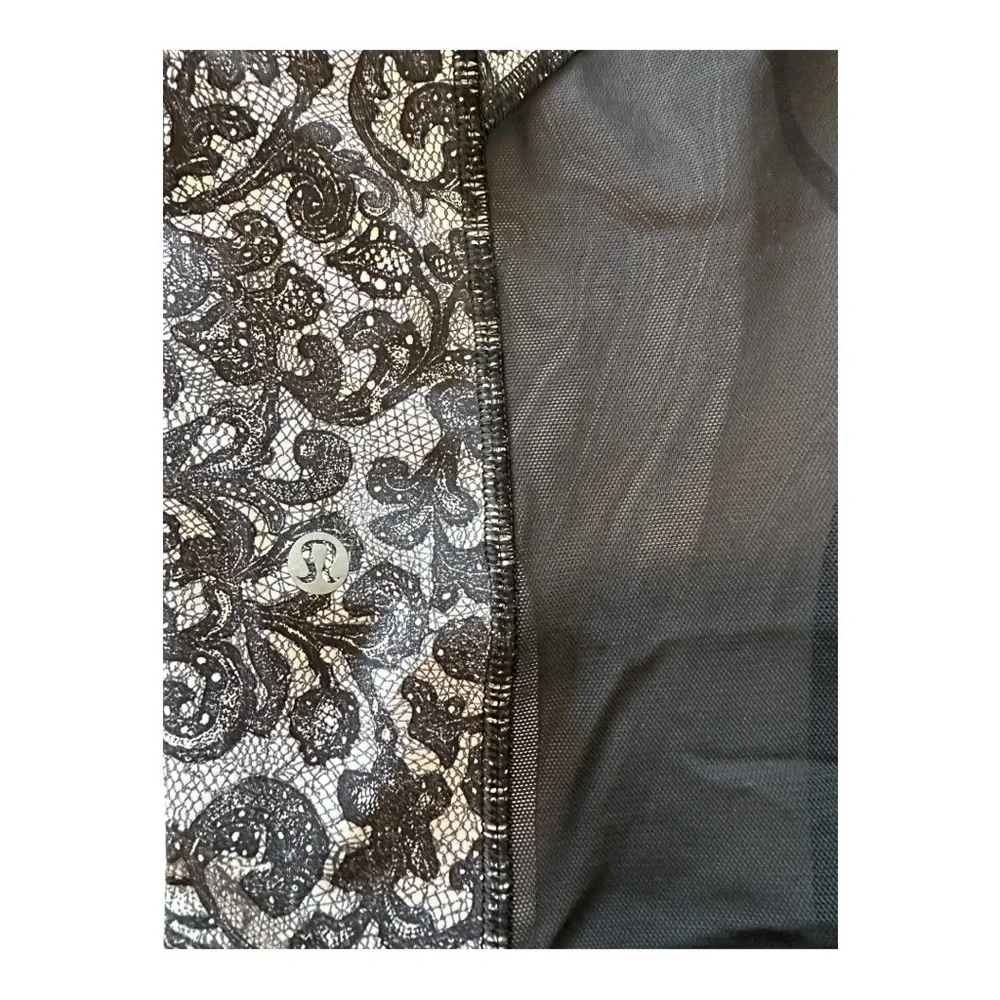 Lululemon Outrun 17" Crop Mini Cinder Lace pattern - Picture 13 of 16